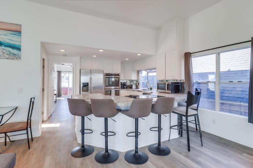 1 Block To Ocean & Bay Steps To Belmont Park * San Diego